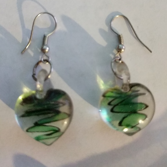 Heart shaped glass necklace with matching earrings - Picture 3 of 3