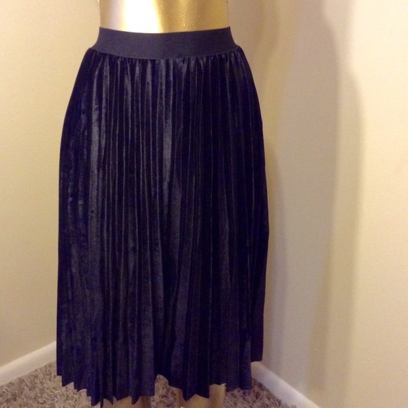 🌹🌹🌹 TOP FASHION PLEATED SKIRT 🌹🌹🌹 - Picture 3 of 5