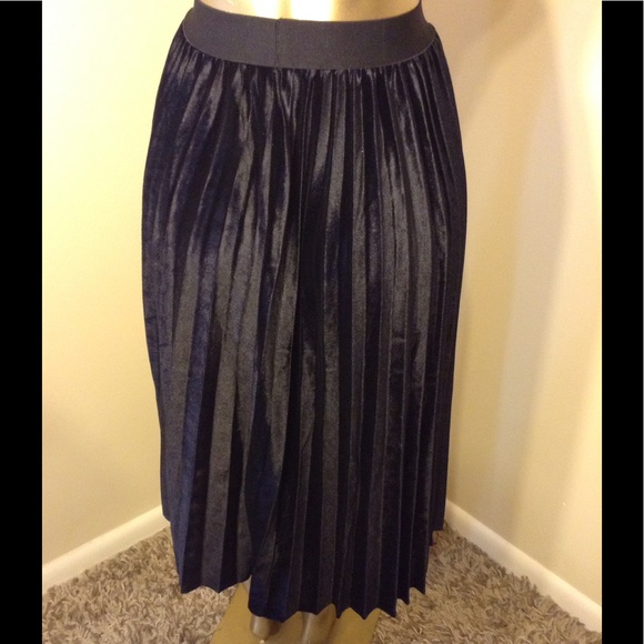 🌹🌹🌹 TOP FASHION PLEATED SKIRT 🌹🌹🌹 - Picture 4 of 5