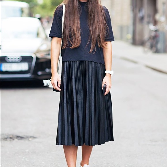 🌹🌹🌹 TOP FASHION PLEATED SKIRT 🌹🌹🌹 - Picture 2 of 5