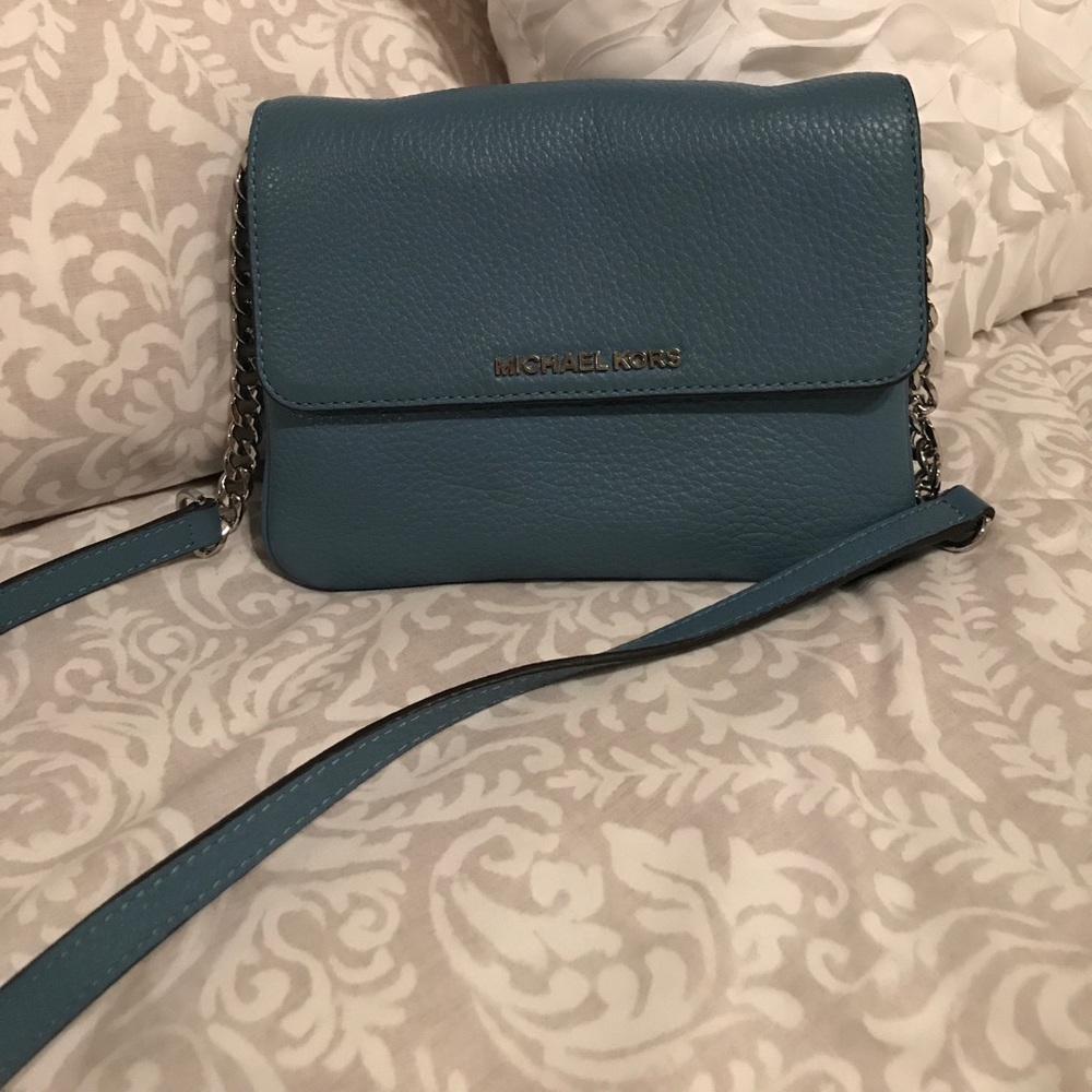 Michael Kors cross body bag ⭐️⭐️⭐️⭐️⭐️