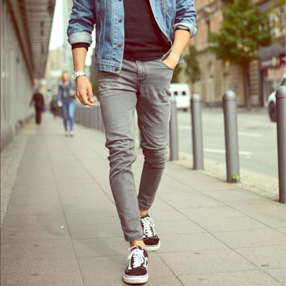 Bundle of THREE Men's Jeans.