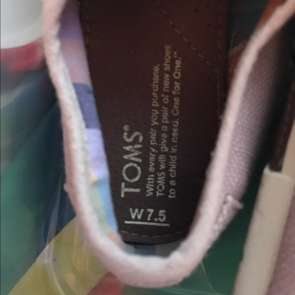 Size 7.5 toms - Picture 2 of 2