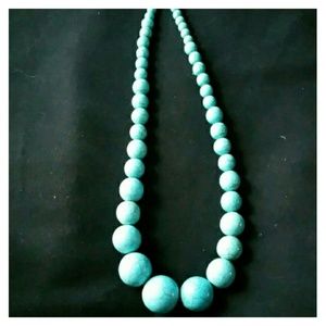 Graduated blue stone necklace excellent condition