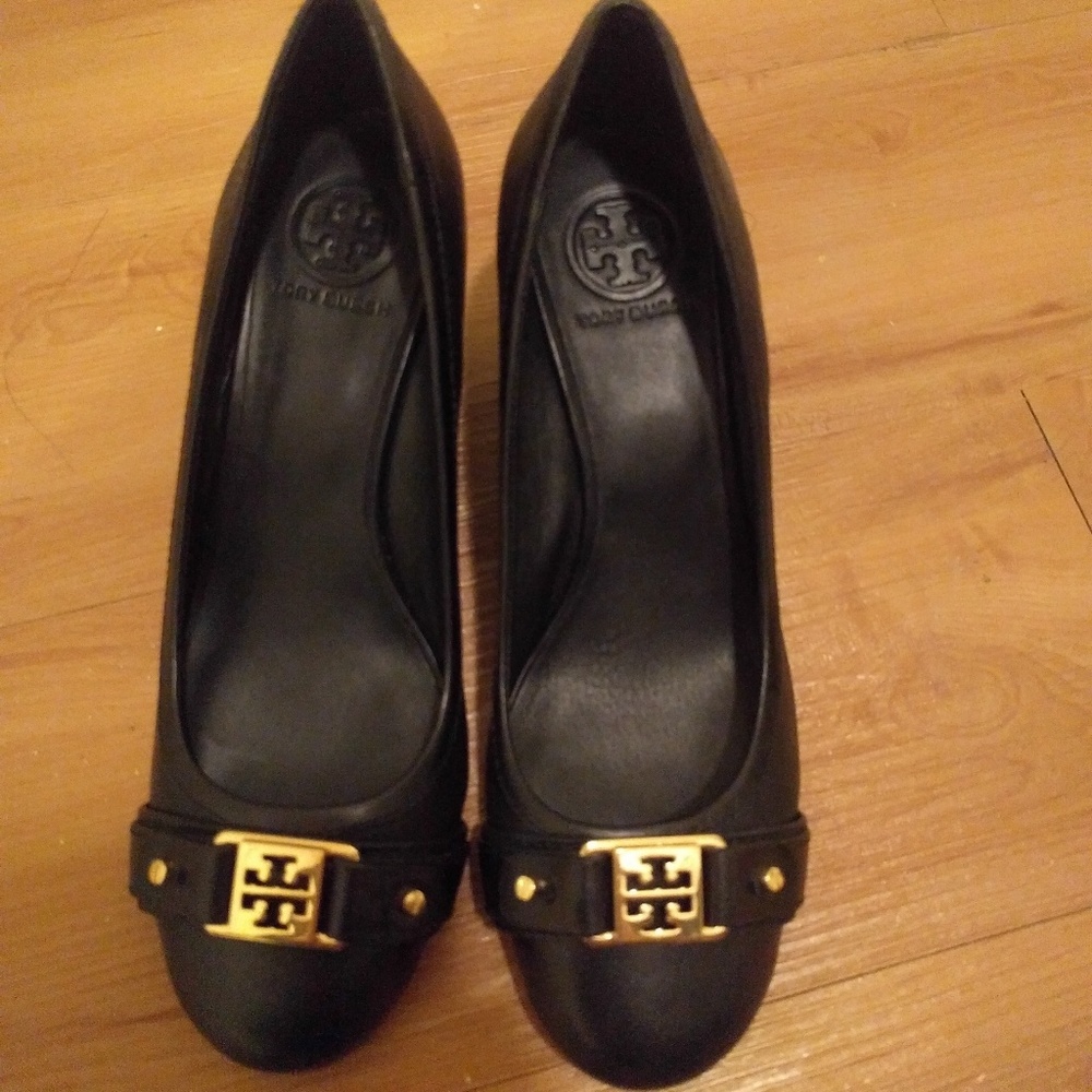 Tory Burch lether wedge pump heels