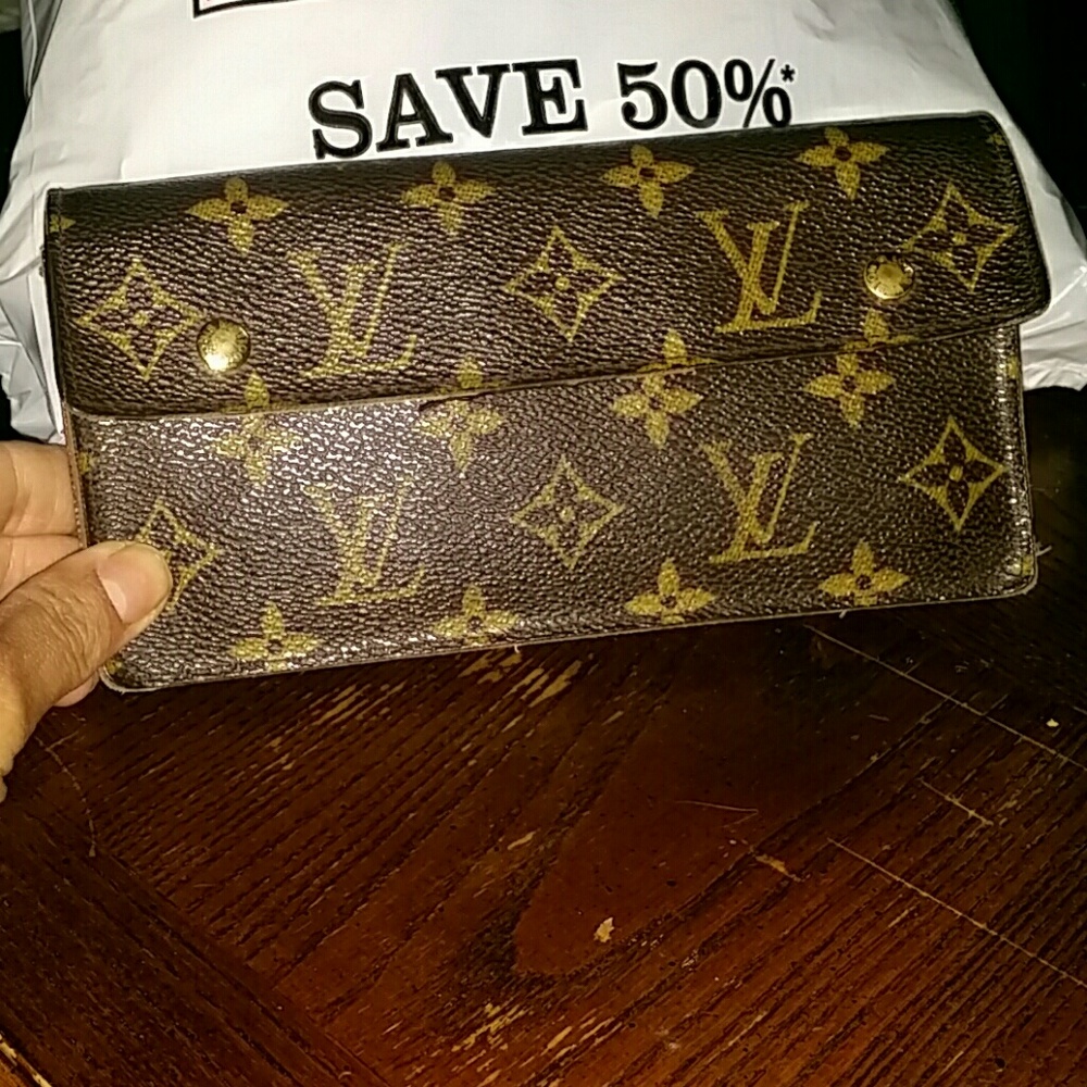Gently used LV authentic wallet