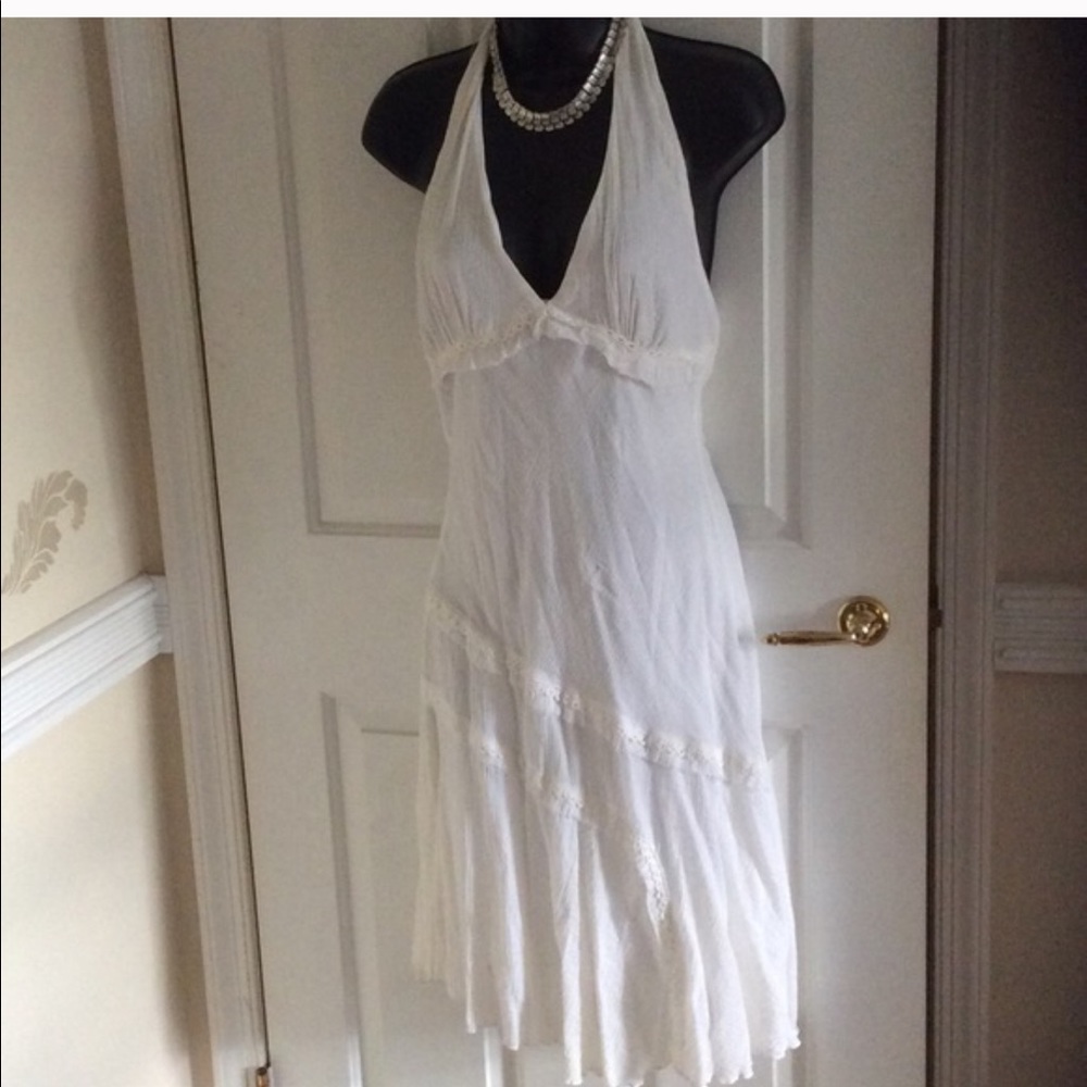 4. Beautiful dresses sizes 6-8. 4for 25.