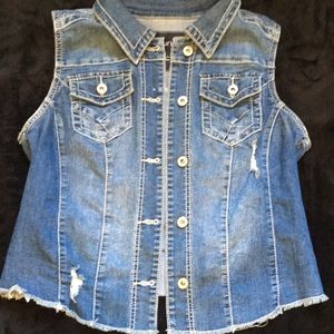 Sleeveless Jean Jacket!
