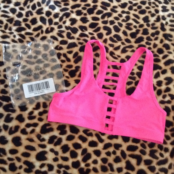 Large Vs PINK sports bra & med underwear set - Picture 2 of 3