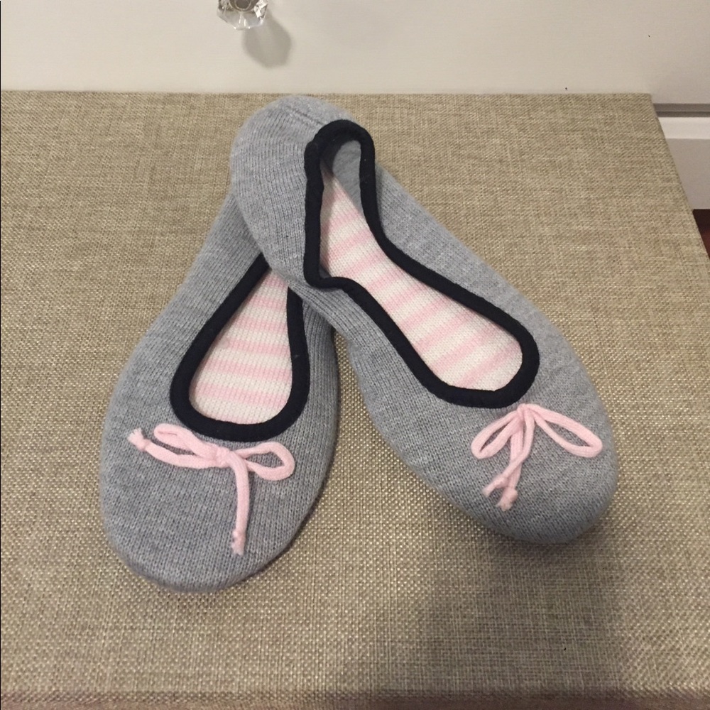 VICTORIA's secret slippers