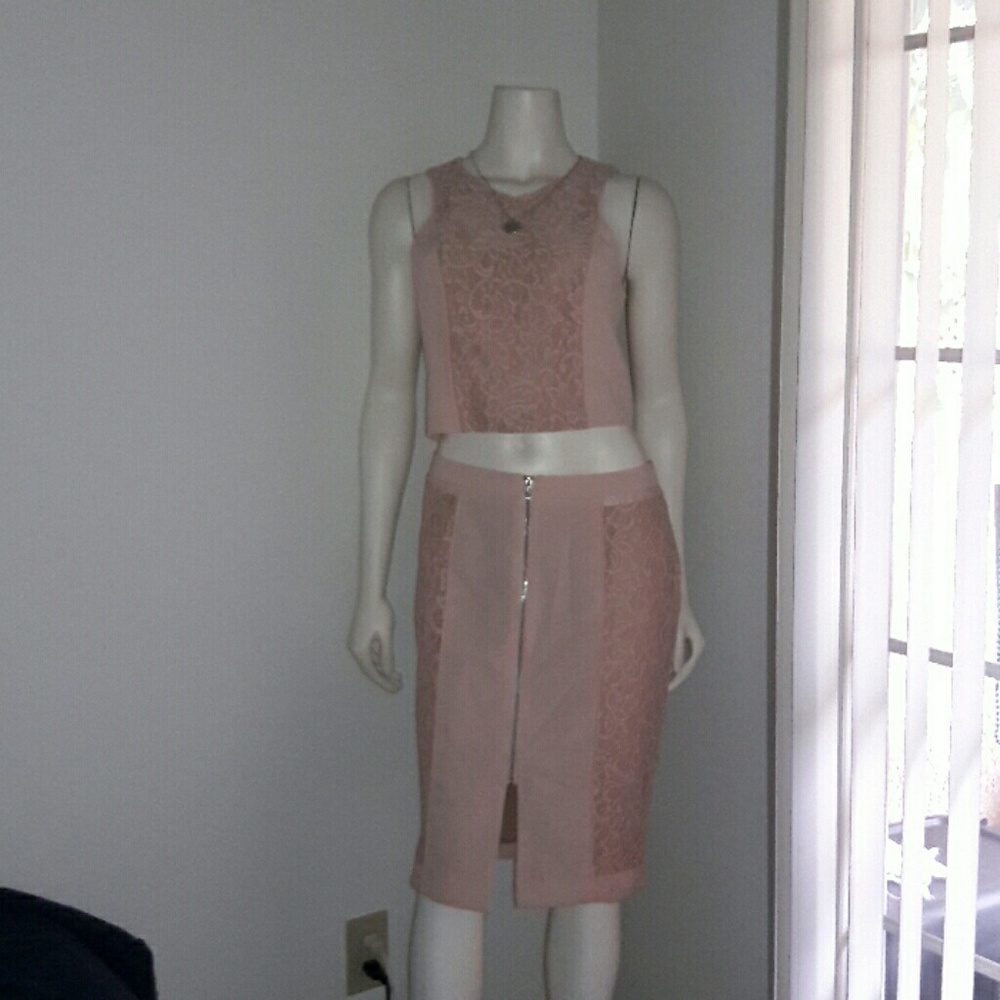 Womans sleeveless skirt and top