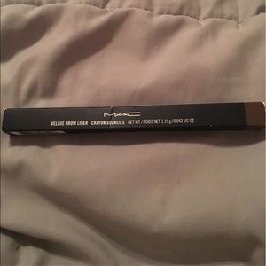 MAC Velux Brow Liner