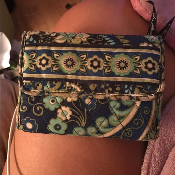 Vera Bradley wallet - Picture 1 of 4