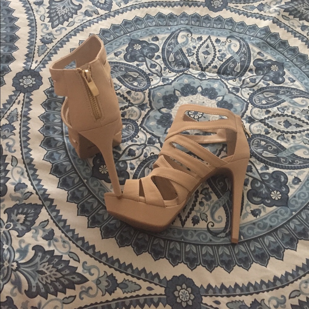 😻 NEW Nude Platform Sandals