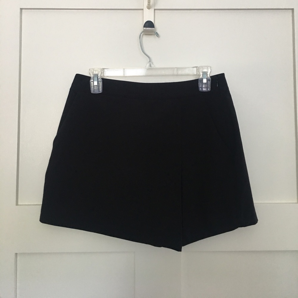 ENVELOPE SHORTS