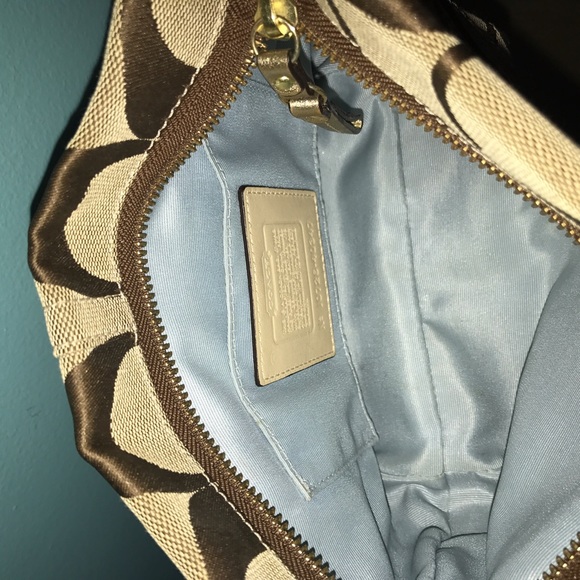 COACH Handbag - Picture 3 of 4