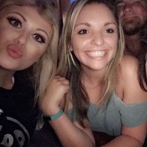 Meet your Posher, Alexandra