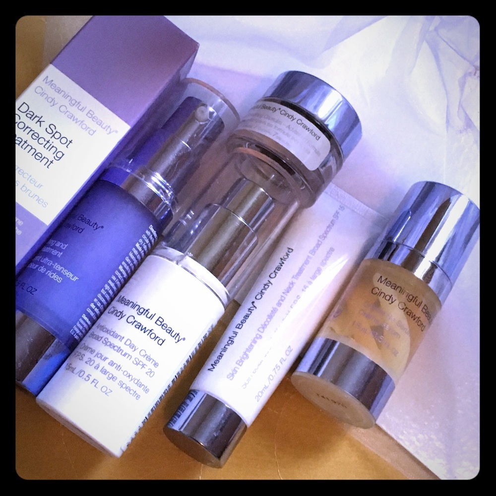 Meaningful Beauty set comes with drawstring bag