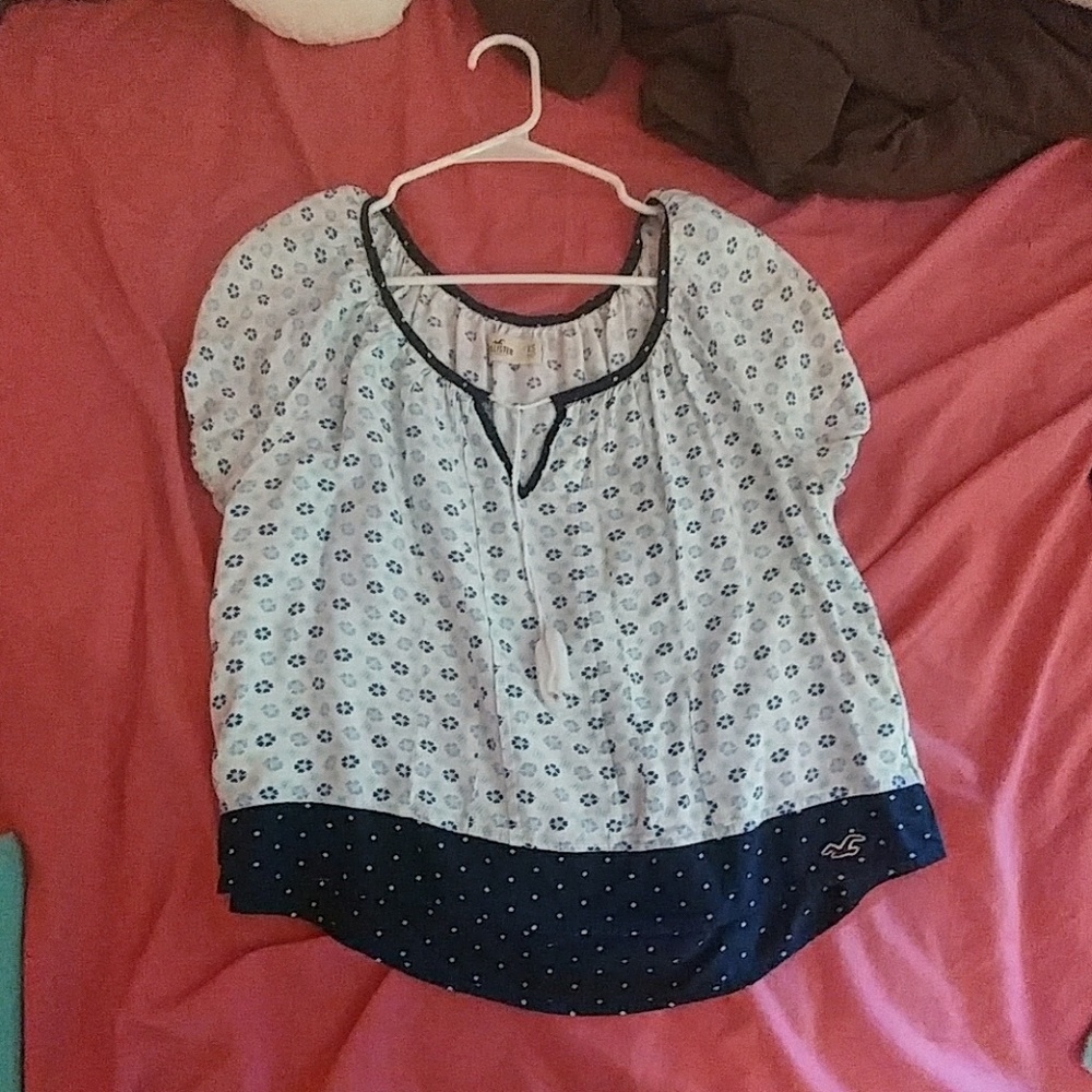 Hollister top