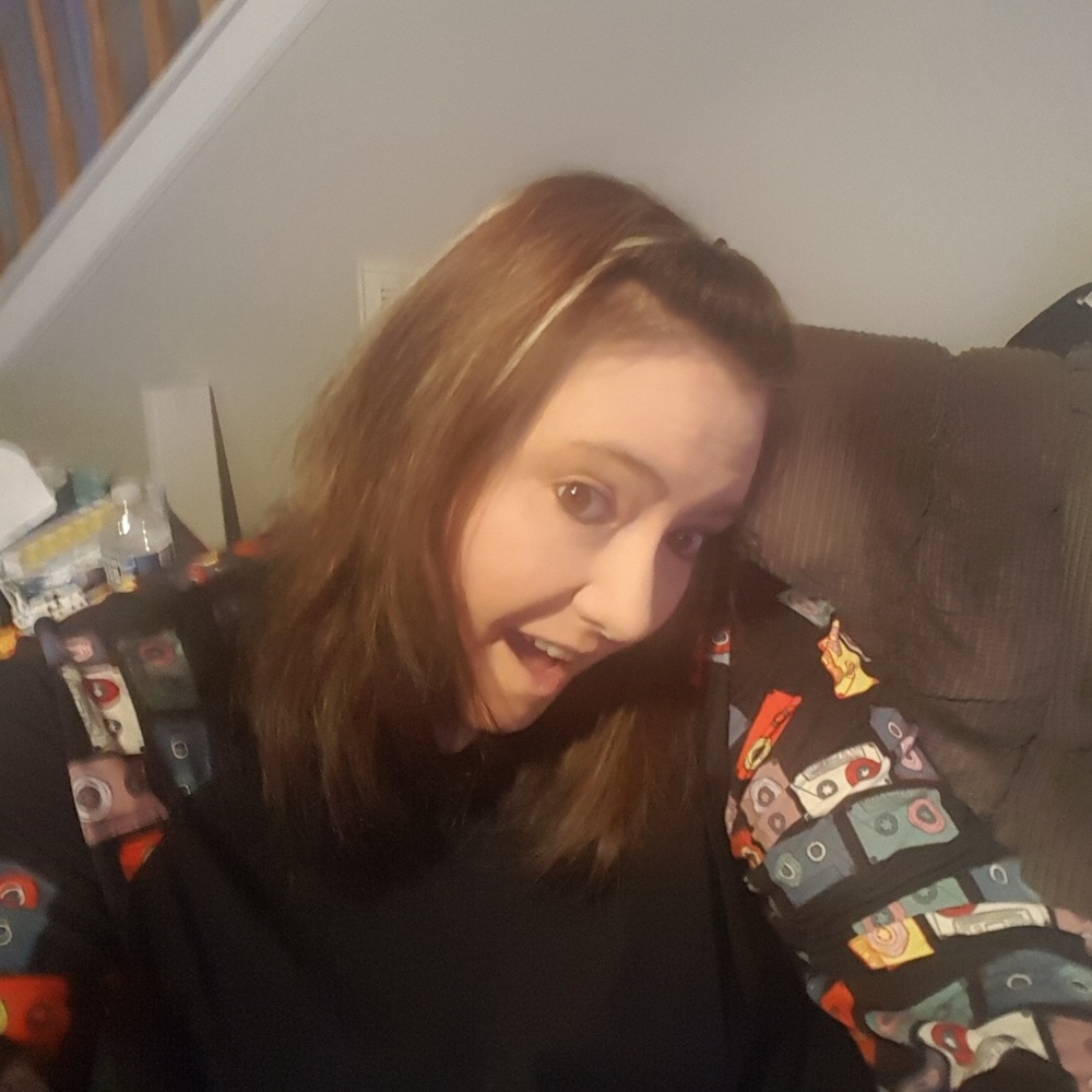 Meet your Posher, Angela