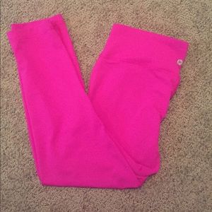 ⚠️Make me an offer!!!!⚠️Cropped pink yoga pants