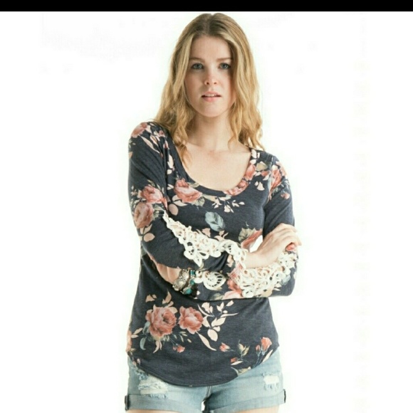 Just listed. Navy floral lace top - Picture 2 of 5