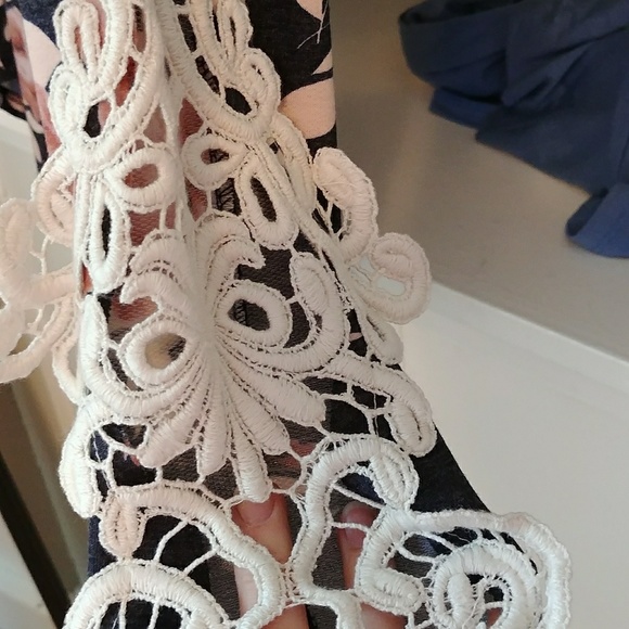 Just listed. Navy floral lace top - Picture 5 of 5