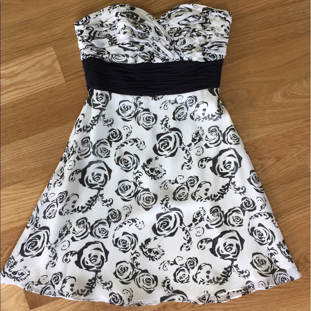White House Black Market strapless chiffon dress