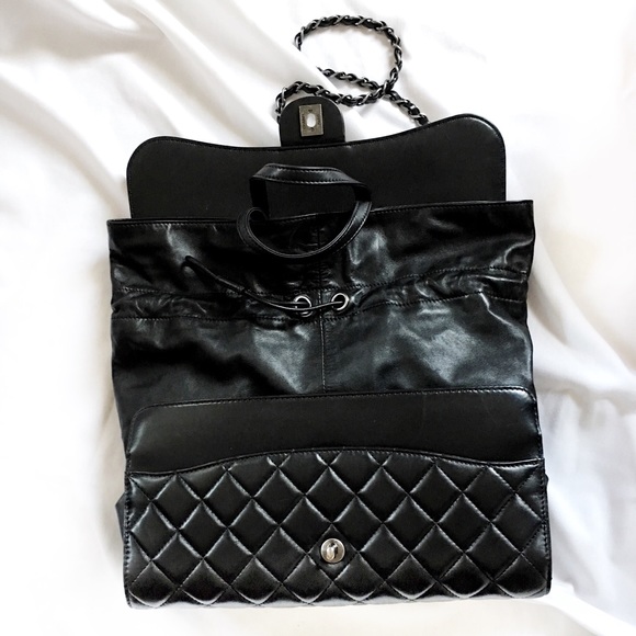 HP🌸Exclusive CHANEL Lambskin Maxi Drawstring Tote - Picture 6 of 8