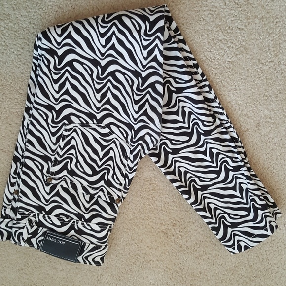 Denim - Picture 2 of 6