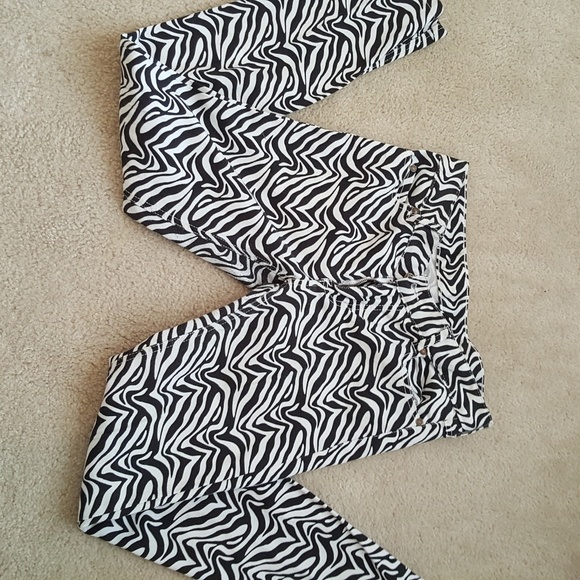 Denim - Picture 5 of 6