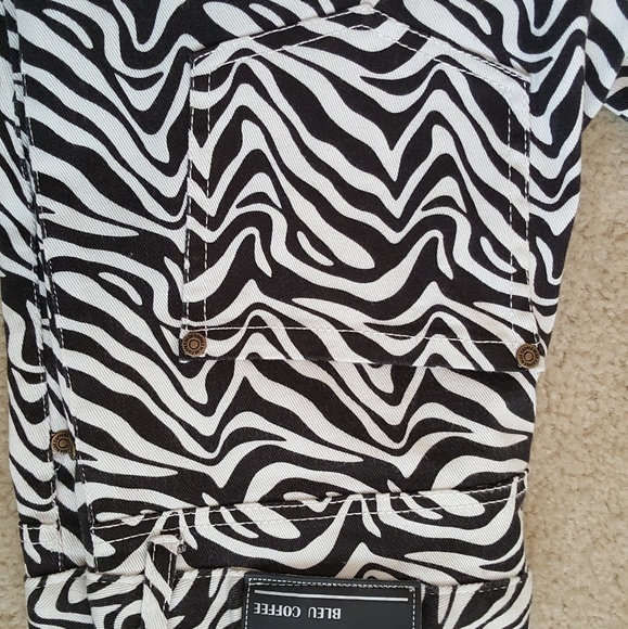 Denim - Picture 6 of 6