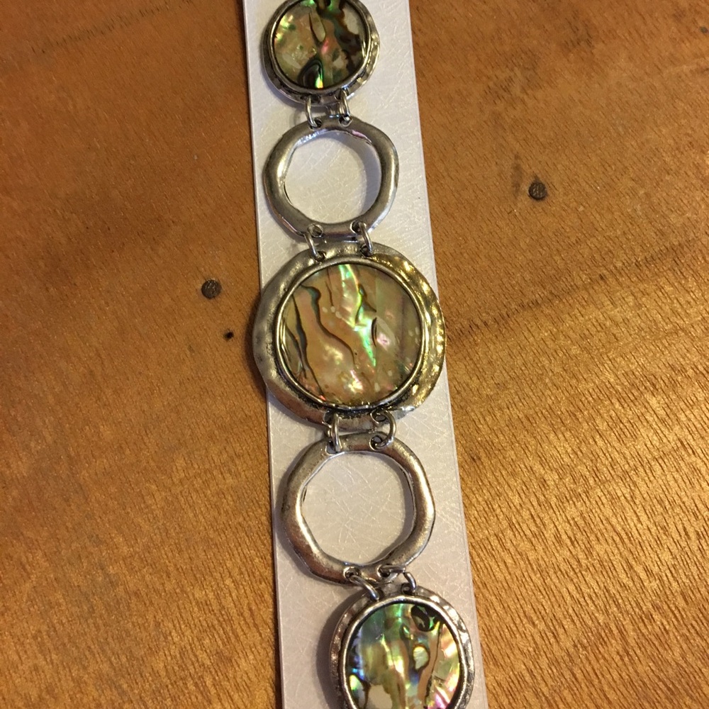 Abalone and silvertone bracelet toggle clasp