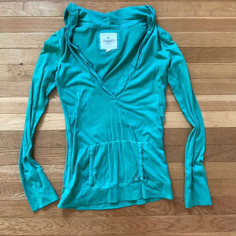 Lightweight hoodie from AE