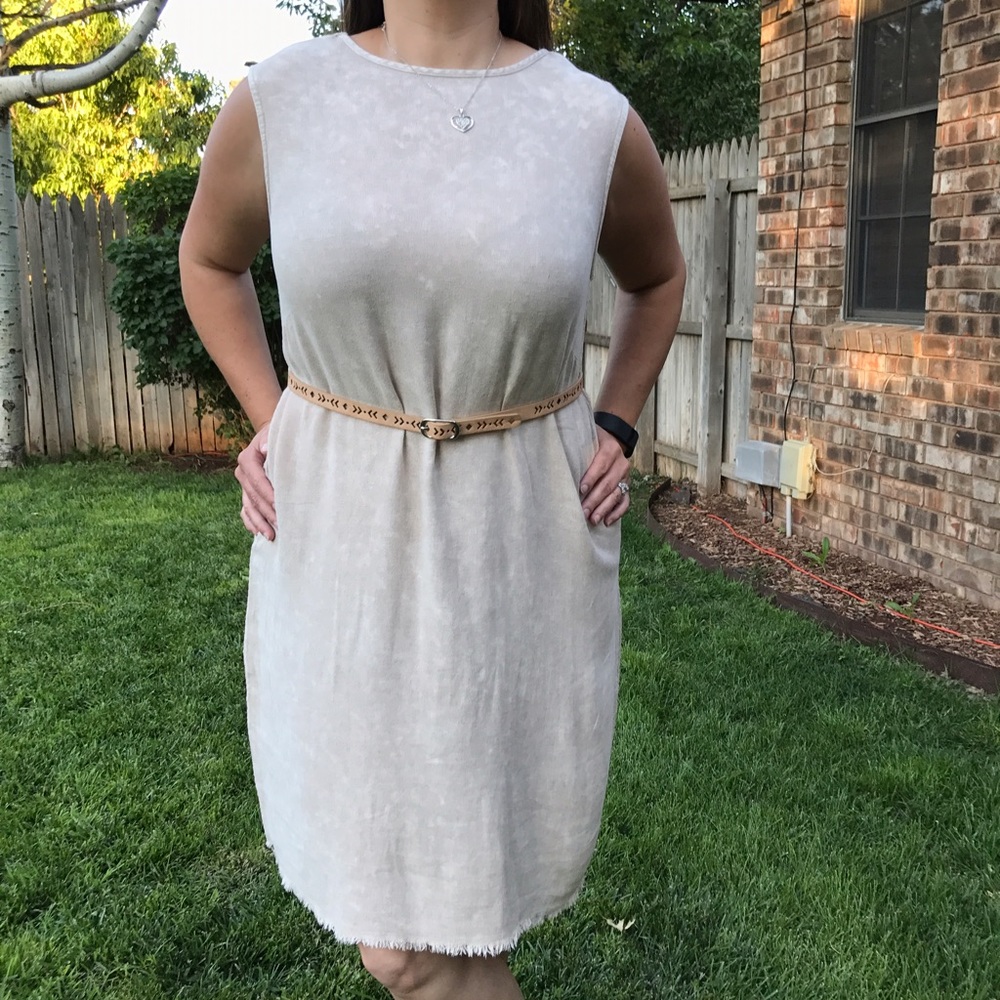 Raw Edge Midi Dress - Picture 3 of 8