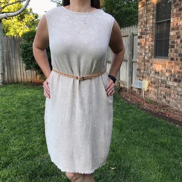 Raw Edge Midi Dress - Picture 3 of 8