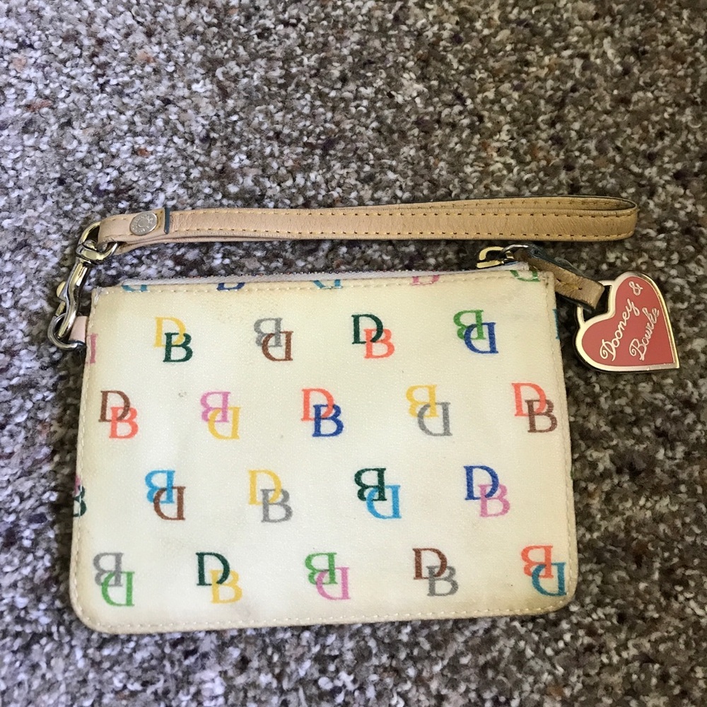 Dooney & Bourke logo coin purse