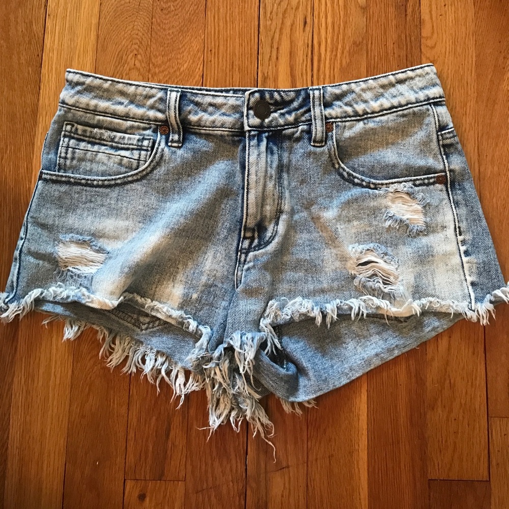 Kendal & Kylie distressed shorts