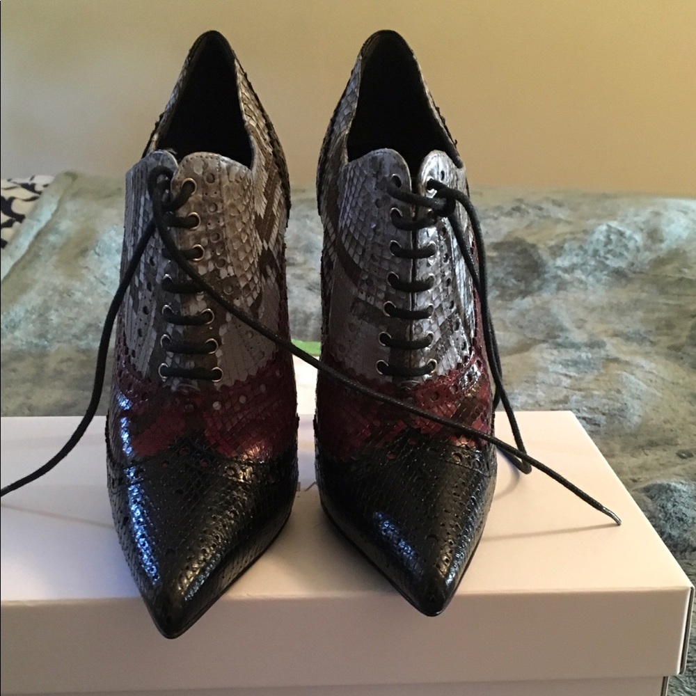 Brand New 100% Authentic Gucci Gia Python Bootie