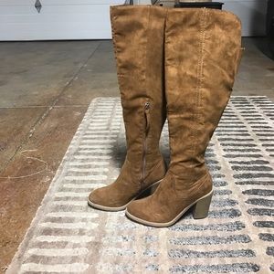DV tall tan boots