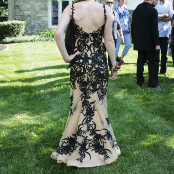 La Femme Formal/Prom Dress - Picture 3 of 5