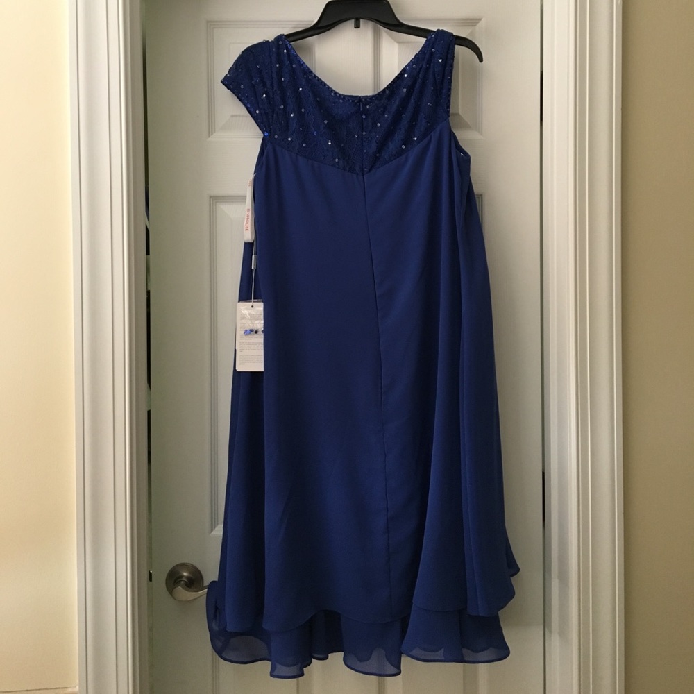 Dress - Picture 2 of 3