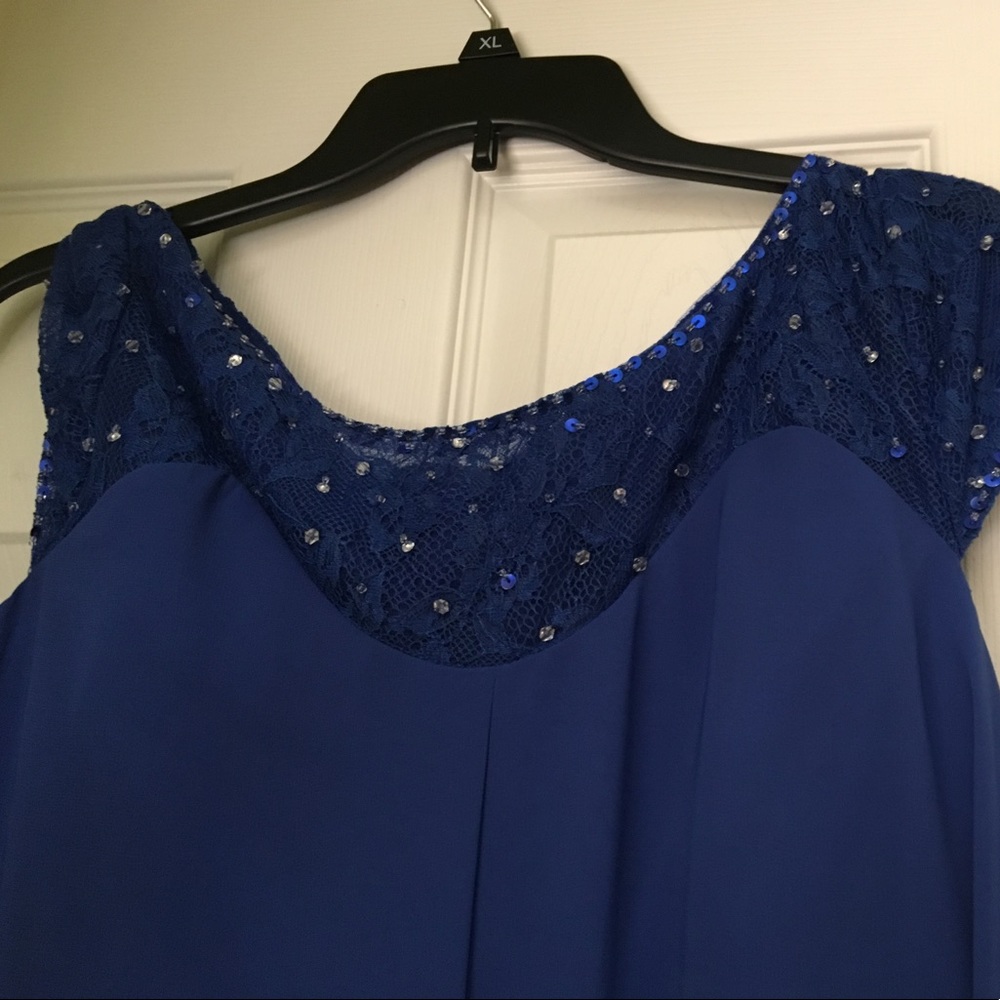 Dress - Picture 3 of 3