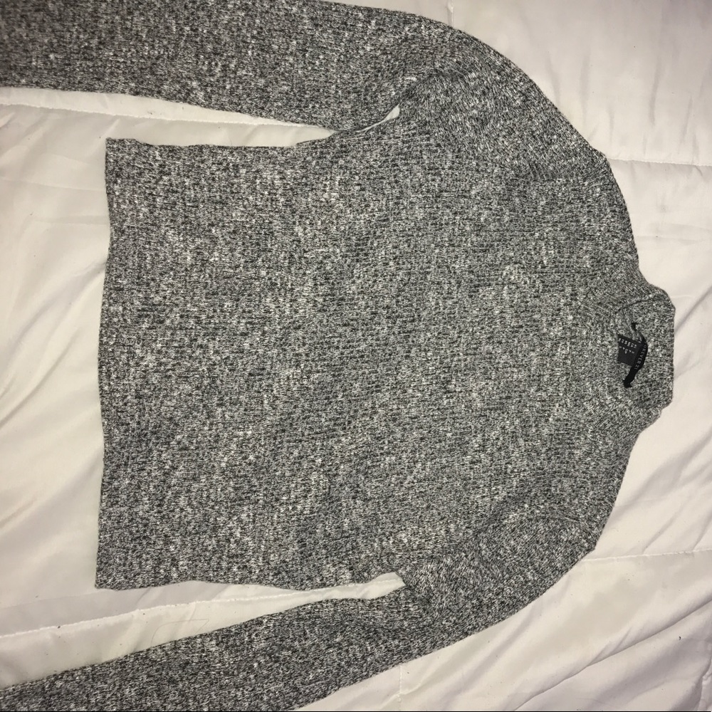 Long sleeve turtle neck shirt with back detail