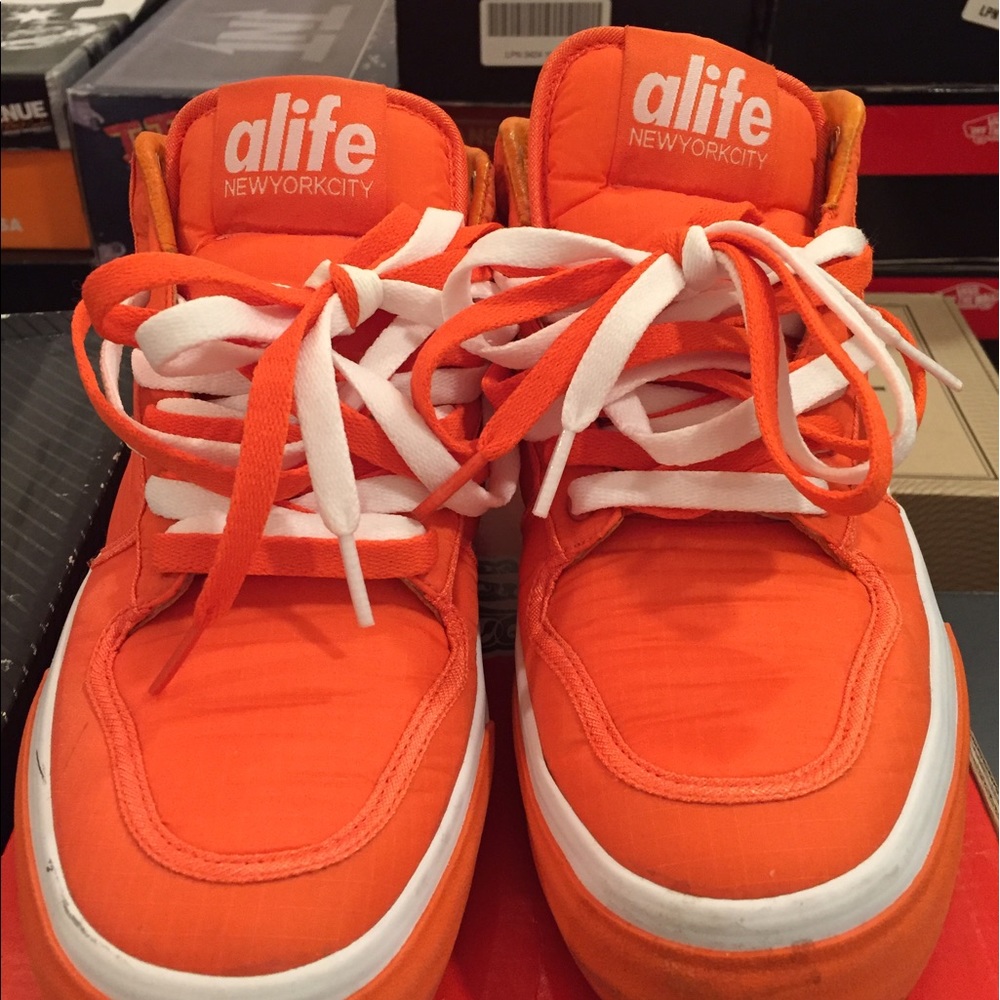 Alife Everybody Mid Orange Parachute
