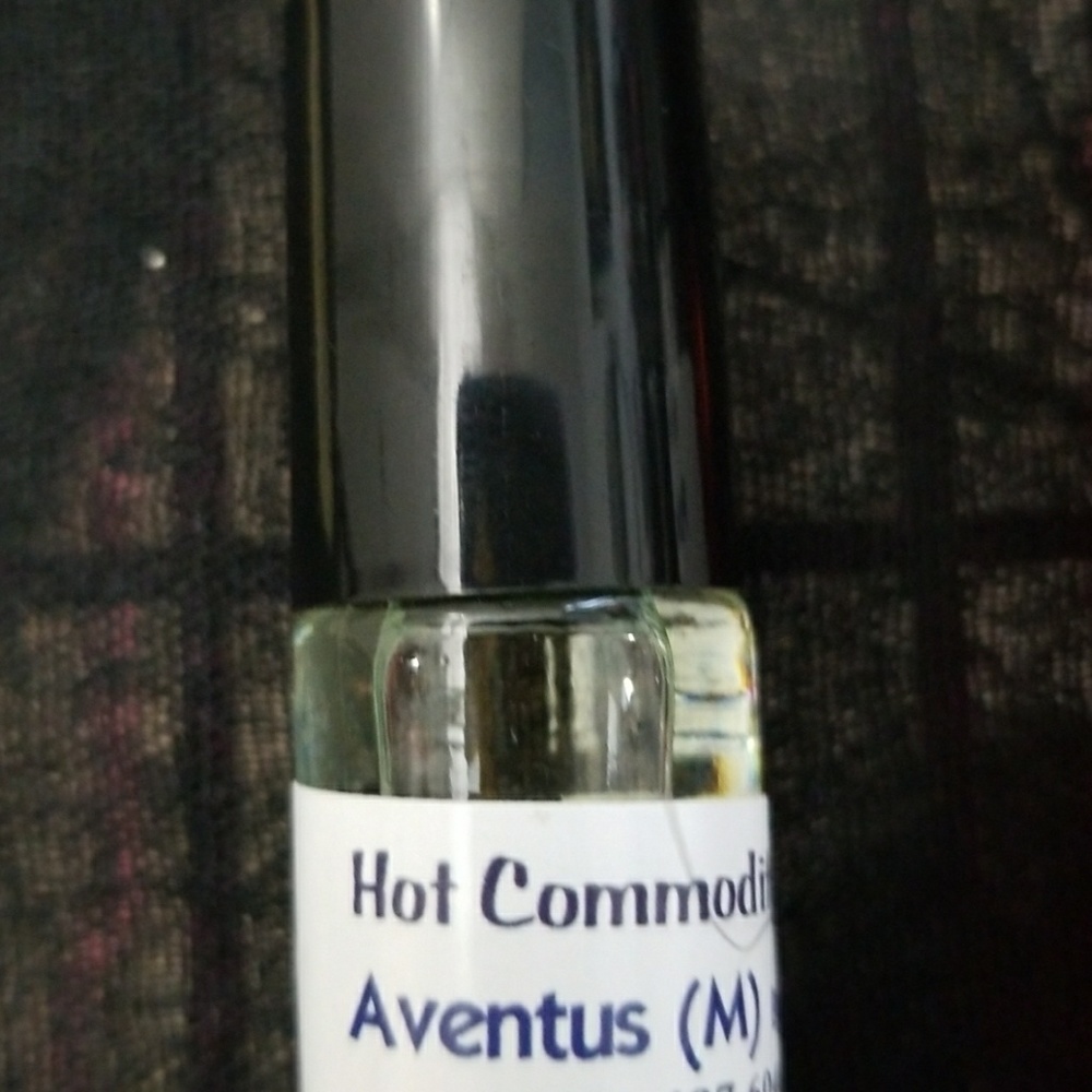MEN BODYOILS - Picture 2 of 3