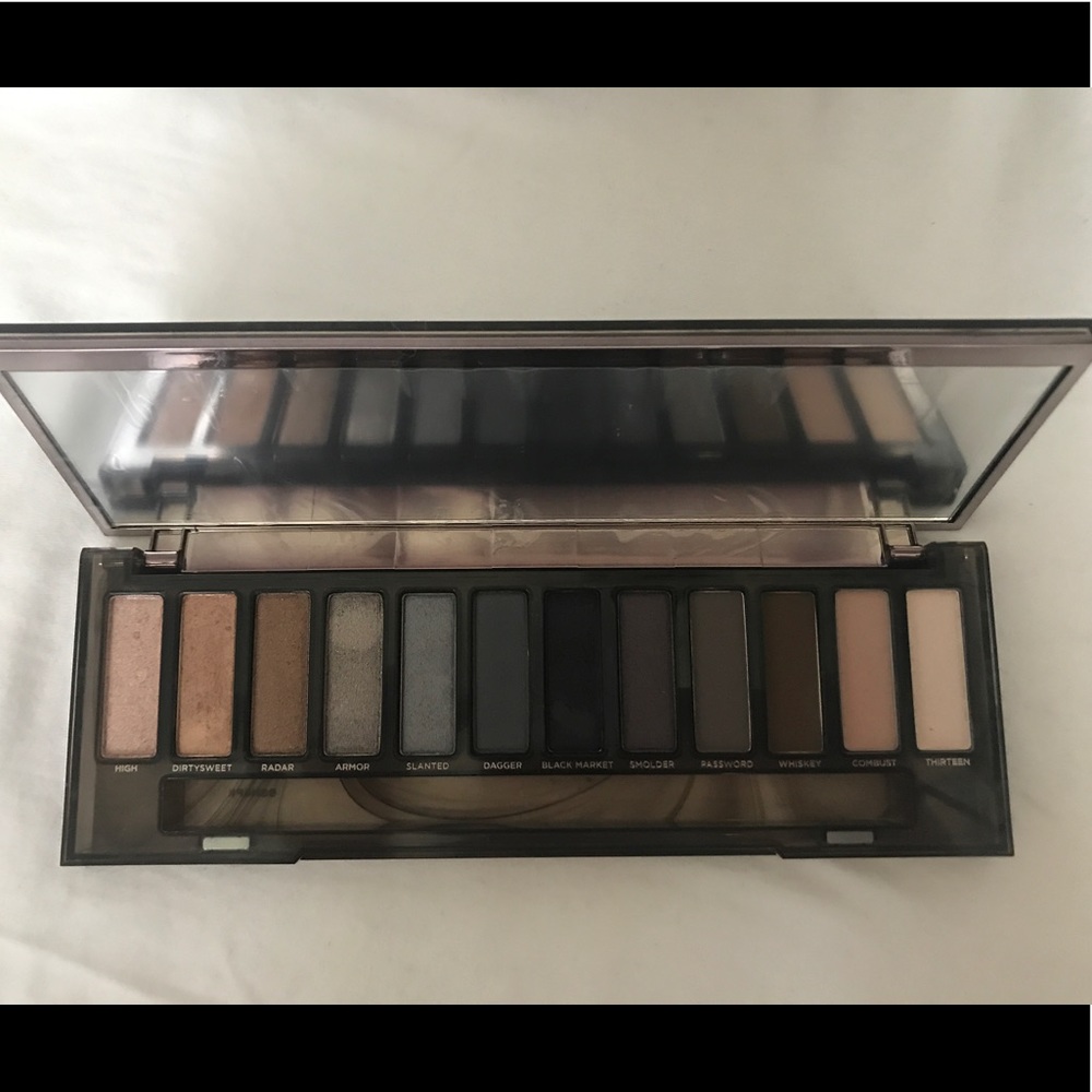 UD Naked Smoky Palette