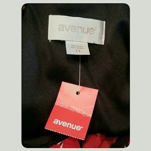 Avenue Dresses - NWT's Avenue Summer Dress Red Black White Size 14 Avenue Dresses - NWT's Avenue Summer Dress Red Black White Size 14