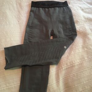 Lululemon Grey crop pants size 4