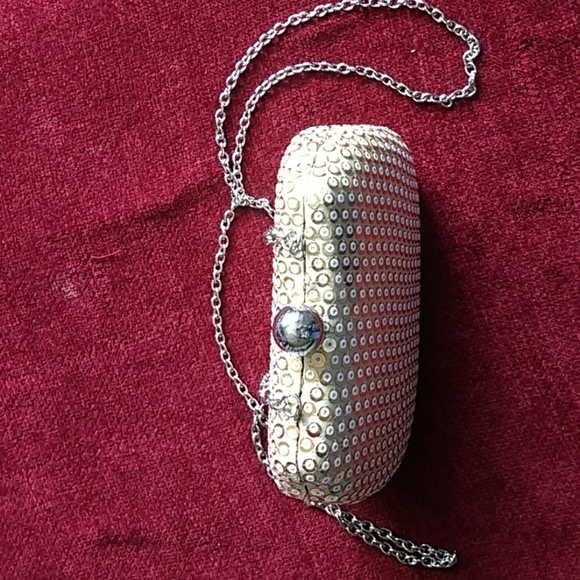 Purses - Picture 4 of 5